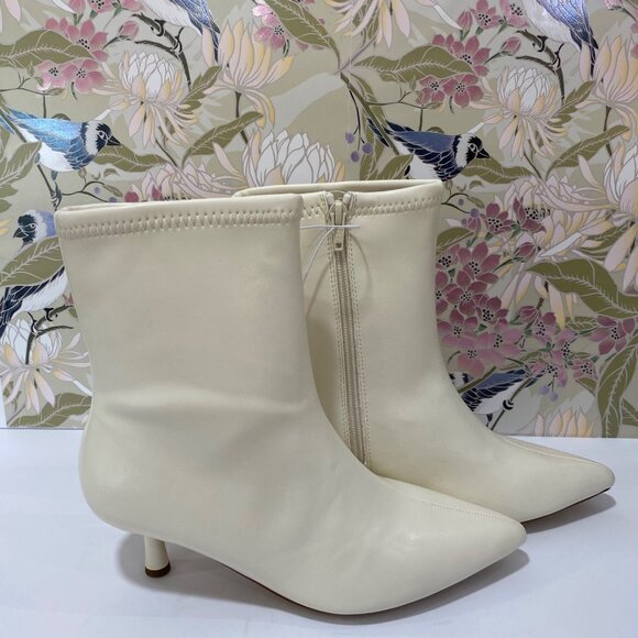 Pointed Toe Cream Ankle Boots Size 7 Faux Leather Zipper Closure Kitten Heel - Picture 2 of 9